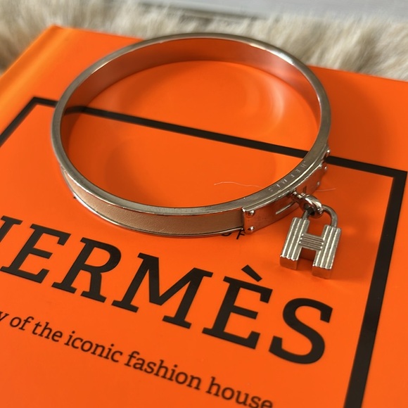 LOW START HERMES Kelly Bangle with Padlock tan Leather Silver - Picture 4 of 6
